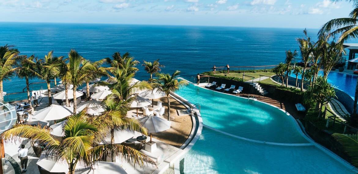 Discover the perfect blend of comfort and sophistication.